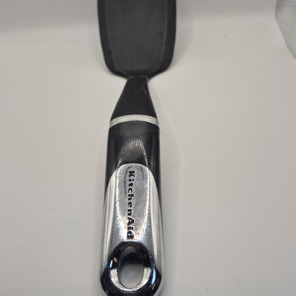 Kitchenaid 12" Solid Black Nylon‎ Spatula - Picture 5 of 6